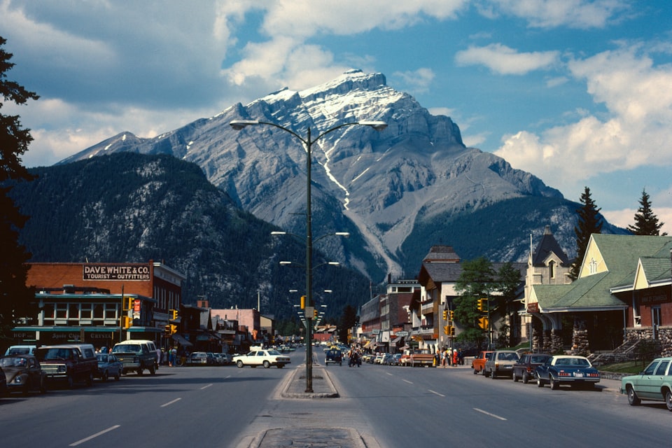 How Much Does a Family Trip to Canada Cost in 2026?